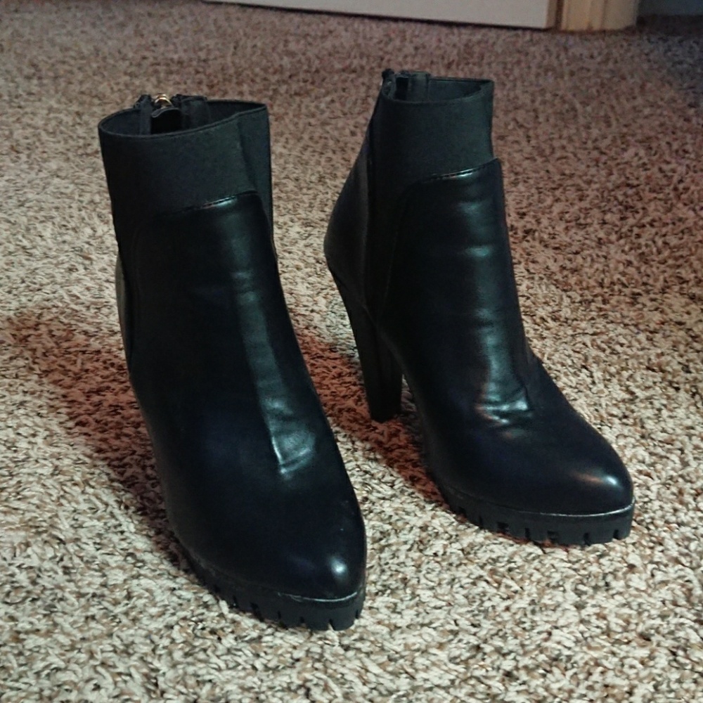 Heels - Picture 2 of 4